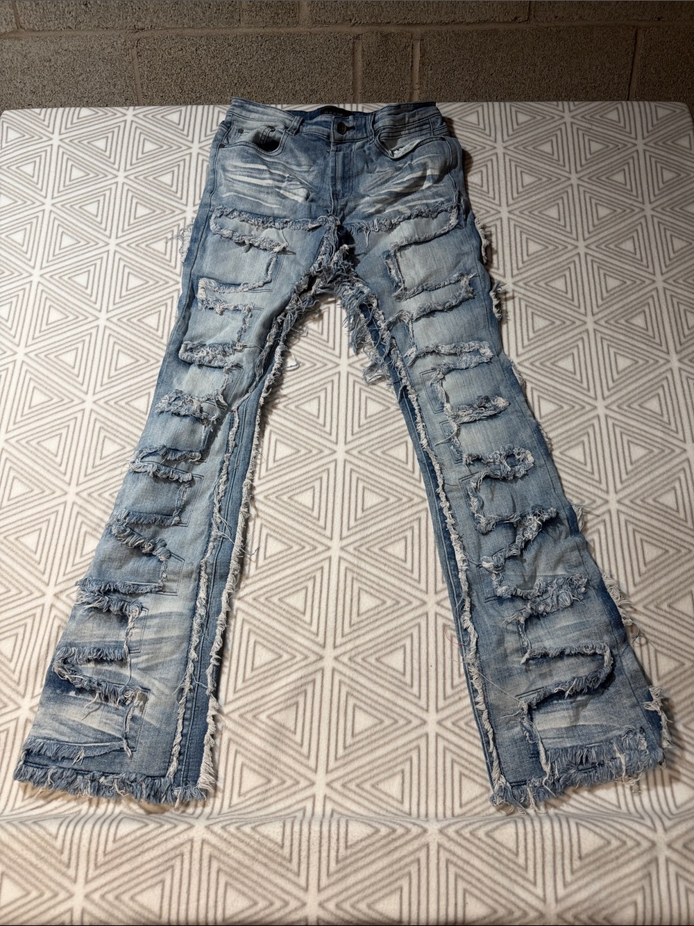 Light‎ Wash Distressed Wide-Leg Jeans